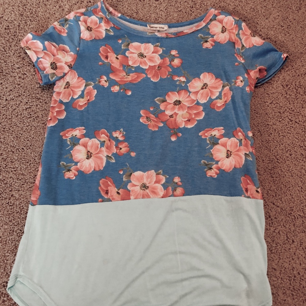 Floral short sleeve shirt